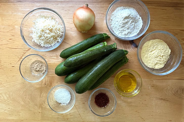 The ingredients to make zucchini Scarpaccia.
