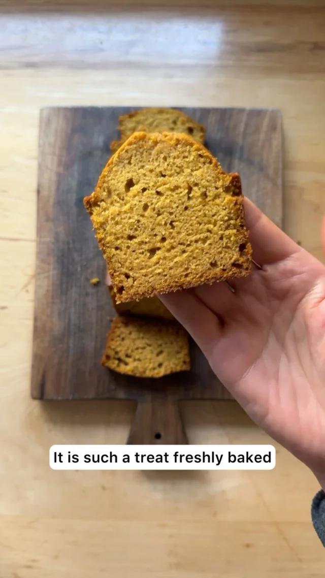 My Mother’s Pumpkin Bread — a favorite this time of year and beyond 🎃🍞🎉⁣
⁣
This is truly one of the easiest recipes I make, and it is always met with rave reviews. It’s perfectly seasoned, perfectly sweet, perfectly moist (😩). ⁣
⁣
Comment “pumpkin” to have a link to the recipe sent to your DMs 🤗
⁣
Metric measurements are given in the recipe 🤩
⁣
#perfect #pumpkin #bread⁣